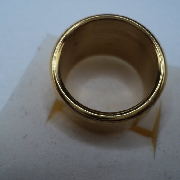 Hammered YG over stainless steel ring size 8 POS173 - Picture 3 of 3